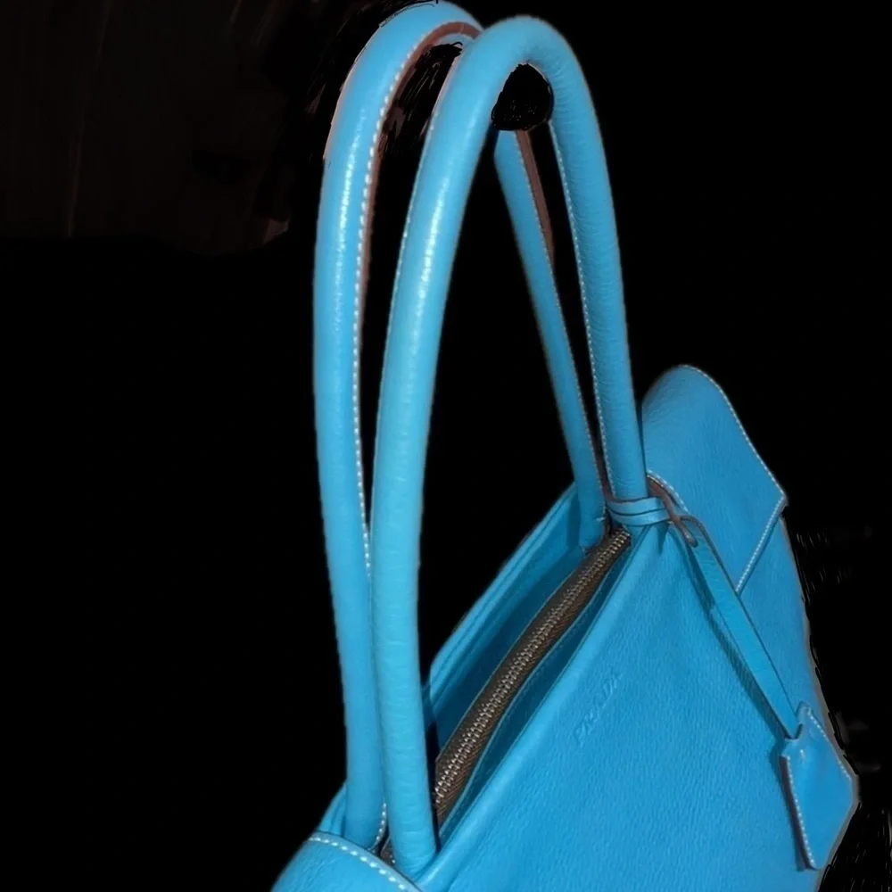 Prada Vitello Daino Triple Pocket Shopper Tote Like new! - Picture 6 of 9